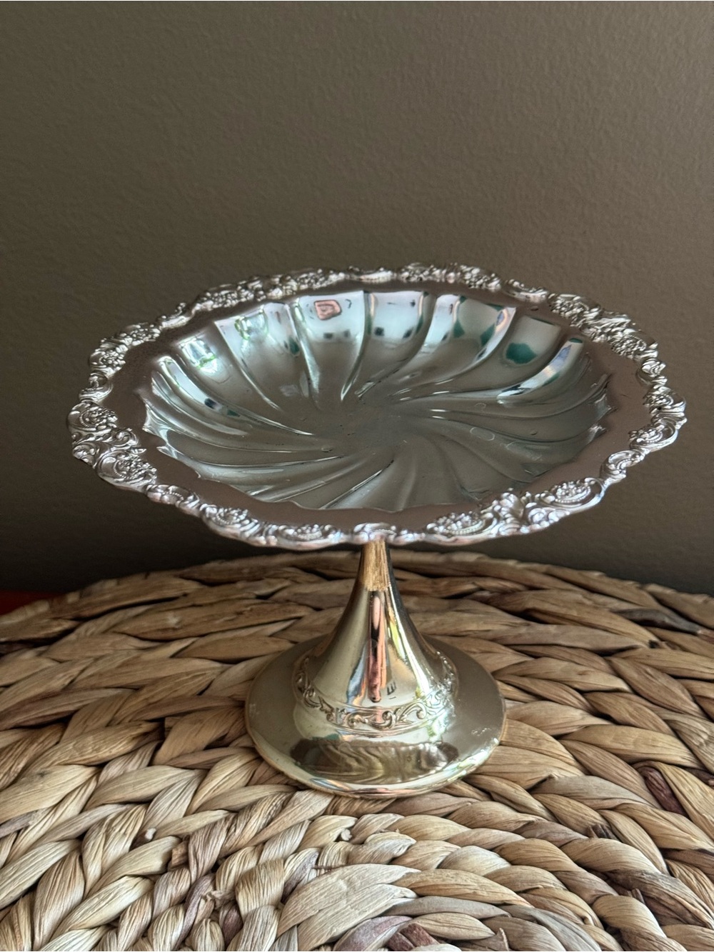 Vintage Pedestal Victorian Style Dish - Tarnish Resistant